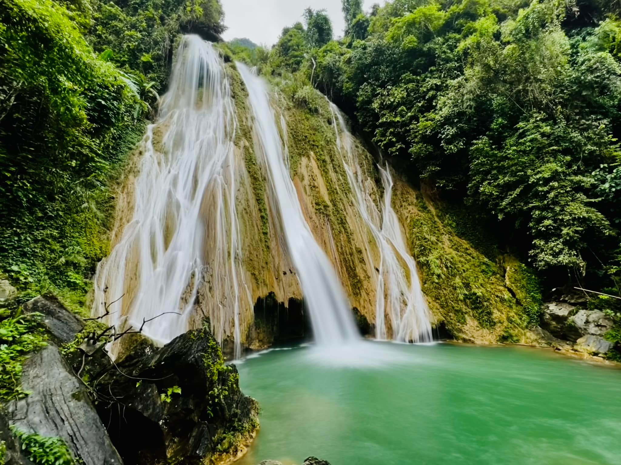 Thác Khuổi Nhi, vẻ đẹp nên thơ giữa núi rừng Tuyên Quang